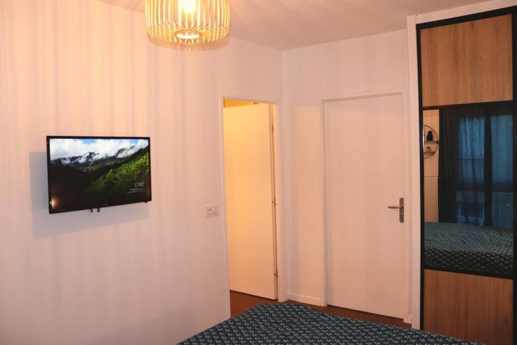 Les Cedres -Tram A 50 Metres, Bordeaux A 5 Minutes, Parking Apartment Cenon Exterior foto